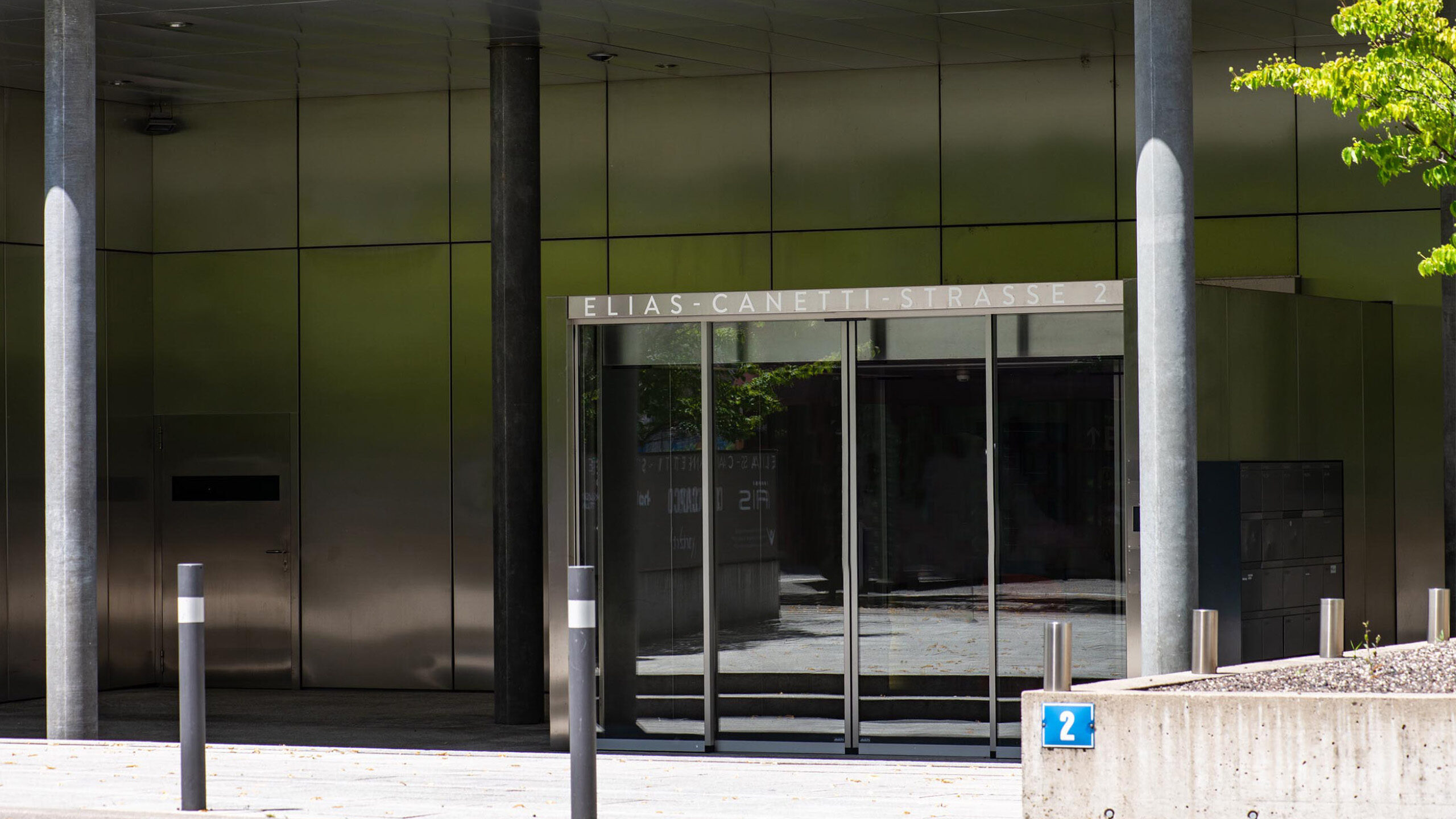 DinoCenter_S_02_Desktop_20241217_m_ler