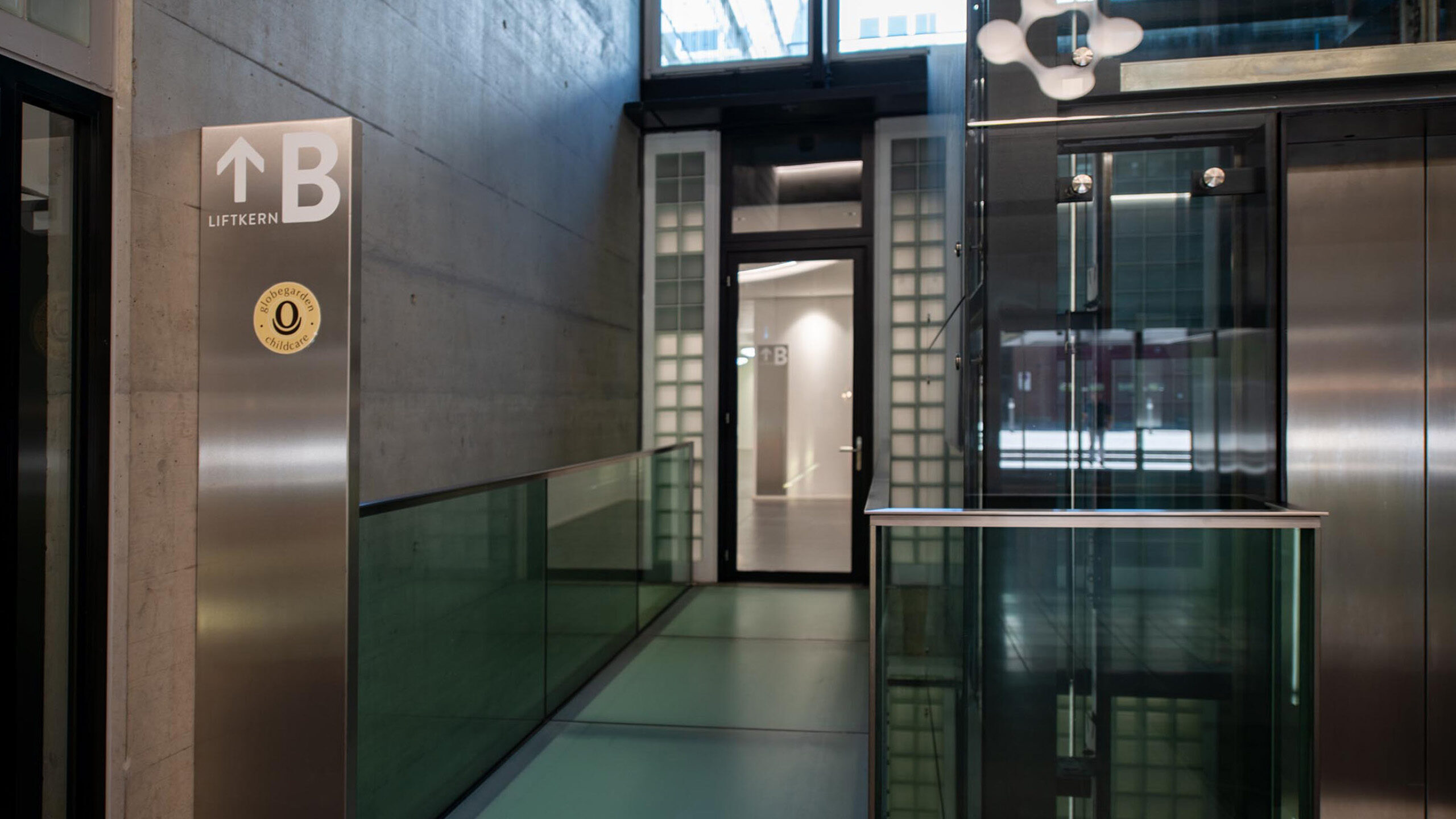 DinoCenter_S_09_Desktop_20241217_m_ler